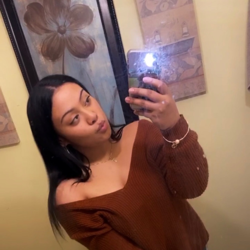 Meet your Posher, Leilani